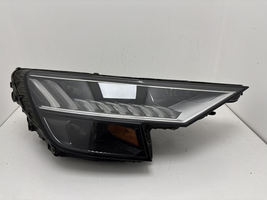 Фара права Audi Q8 Matrix USA