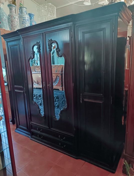 Roupeiro guarda fatos 4 portas