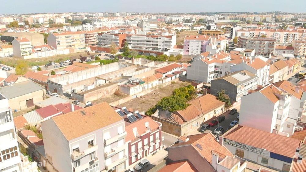 Terreno com viabilidade de construção para vários Prédios Residenciais