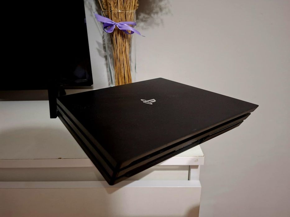 Ps4 pro 1tb 2 gry i pad