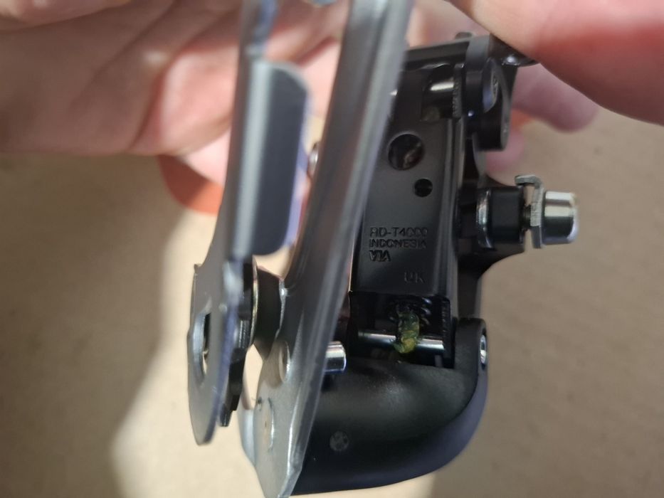 Переключатель скоростей/перекидка задняя Shimano ALIVIO RD-T4000.