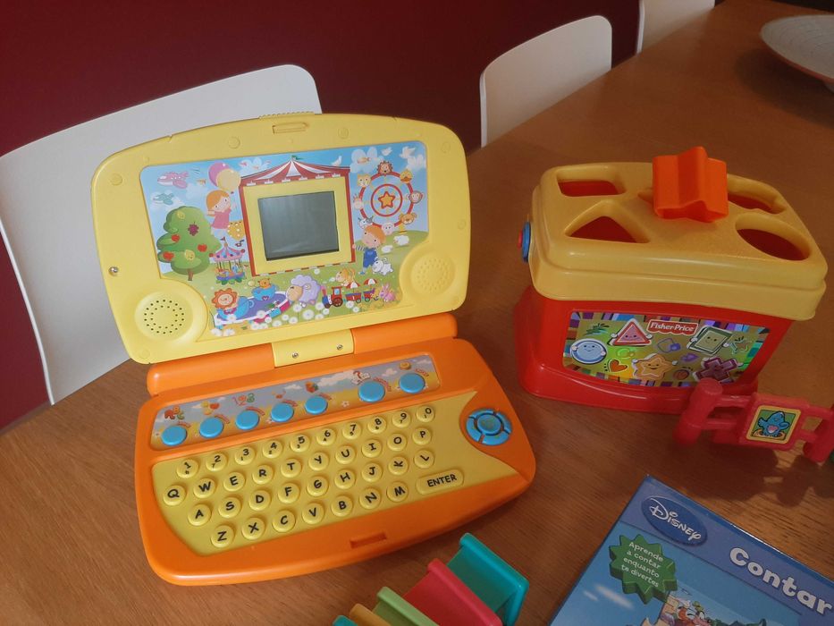 Vários Brinquedos para Criança