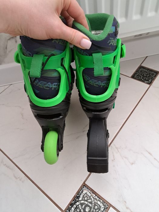 Роликові ковзани REACTION CALAXY