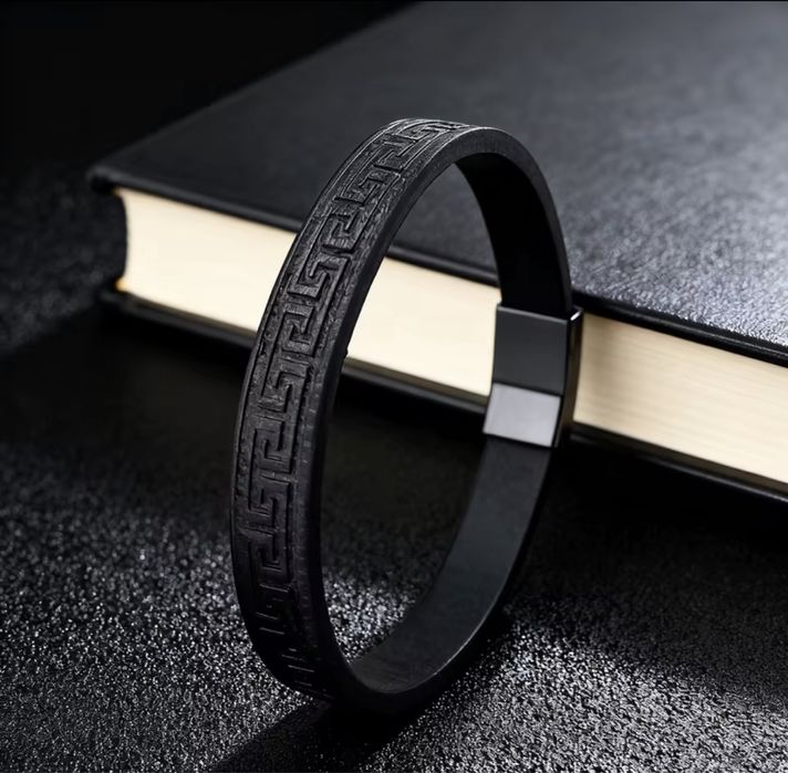 Śliczna męska bransoletka ze skóry z wytłaczanym  wzorem