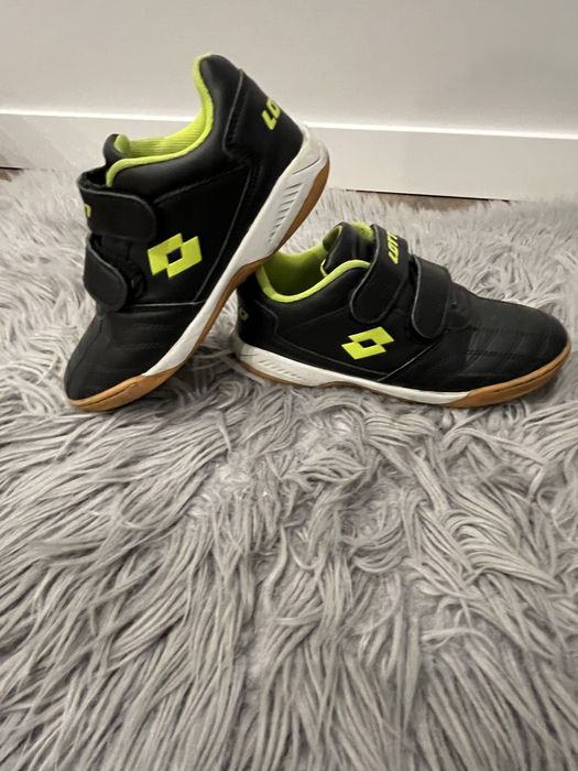 Buty do pilki halowki Lotto rozmiar 31