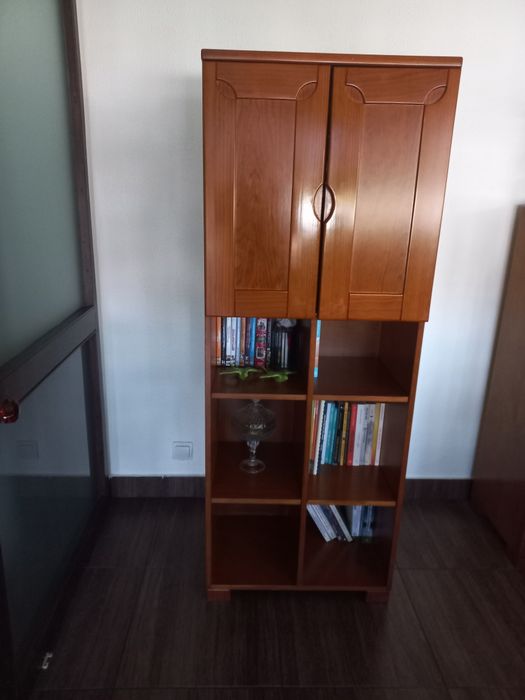 Móvel  em pinho maciço