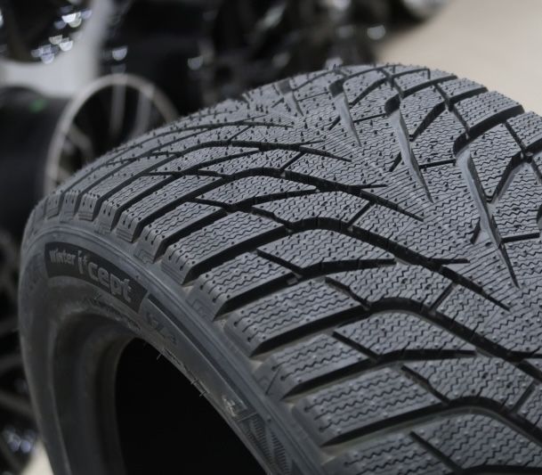 Зима шина Hankook Winter i*cept iZ3 W636 195/65 R15 95T XL, усі розміри!!!
