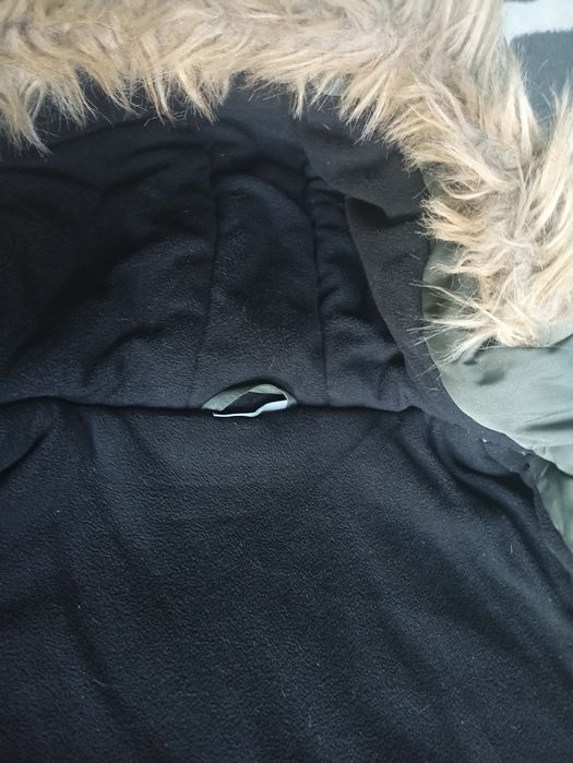 Kurtka zimowa r 158. Dla chłopca 

Bardzo ciepła na polarze w środku.