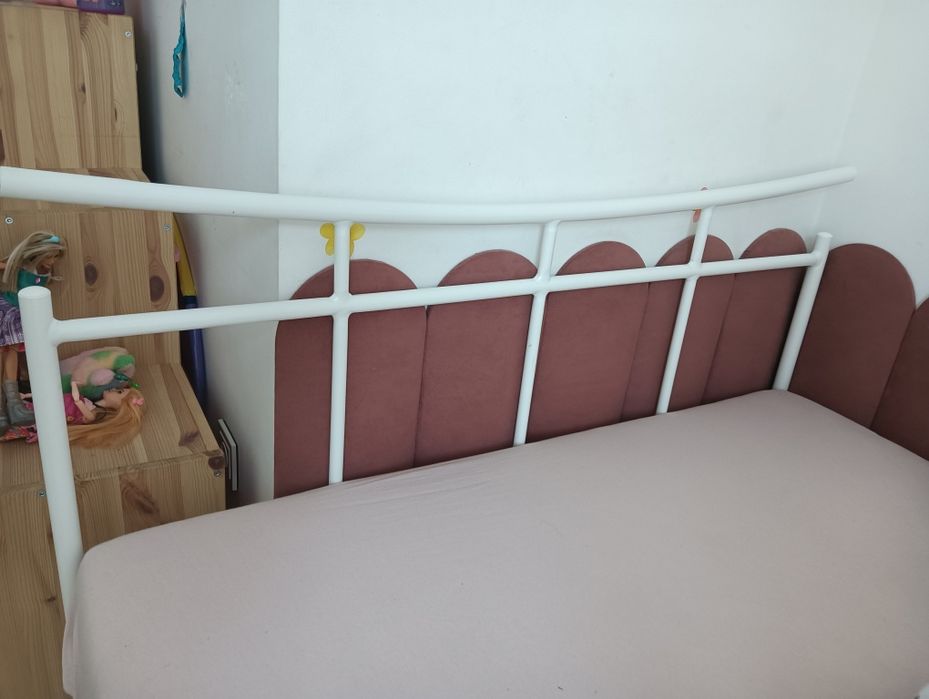 Łóżko metalowe kolor biały