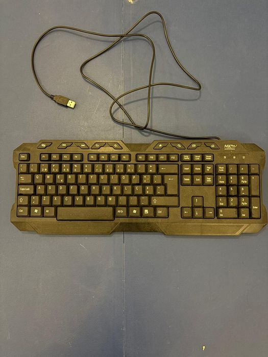 Teclado e carregador