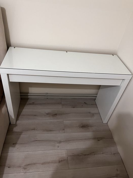 Туалетний столик