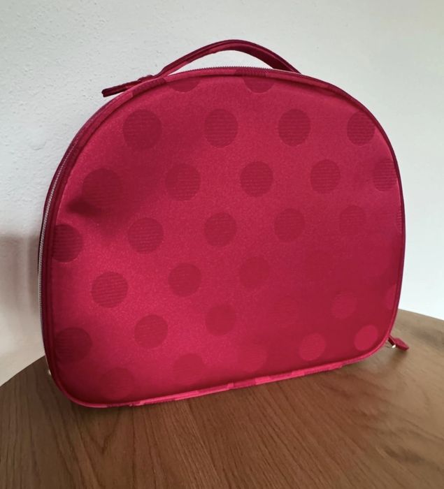 Kosmetyczka Estée Lauder torba podróżna

Kosmetyczka Estée Lauder