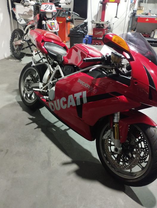 Moto Ducati 999 de 2003