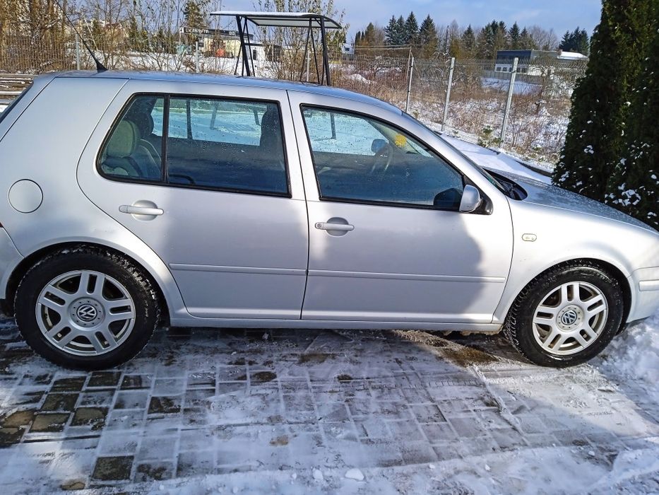 Продам машину гольф 4