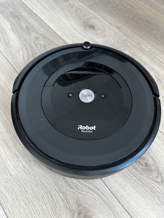 Robot sprzatajacy Roomba E5