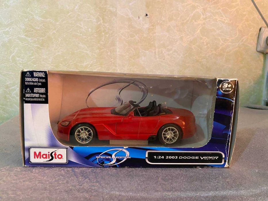 Dodge Viper SRT-10 2003 1:24