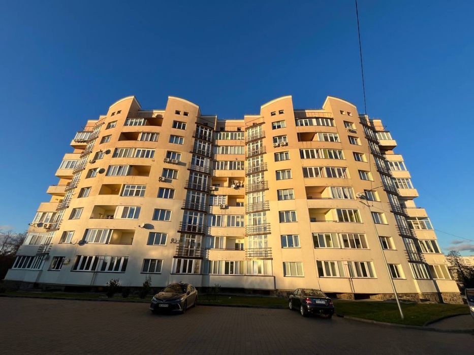 Продається простора 3-кімнатна квартира