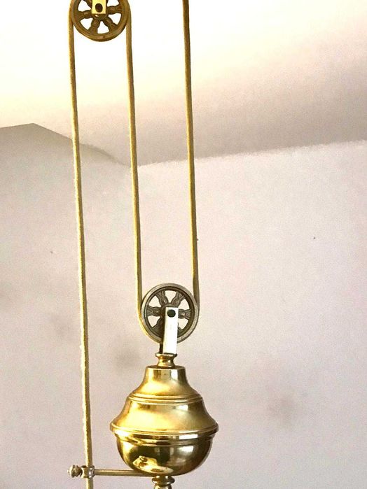 Lampa-stylowa-mosiezna-z przeciwwaga