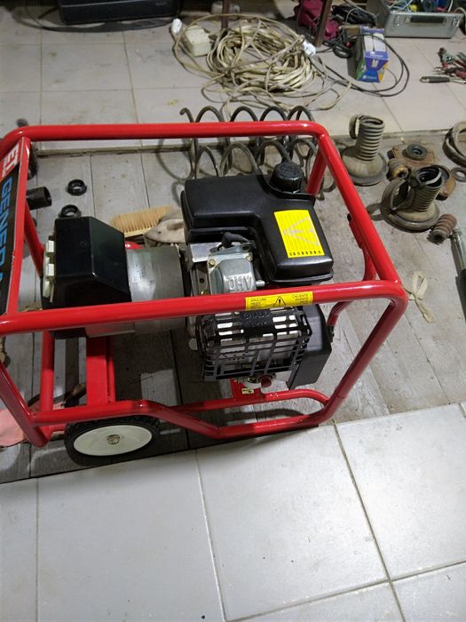 Бензогенератор Generac ET 2100-OHV виробництва США для Європи .