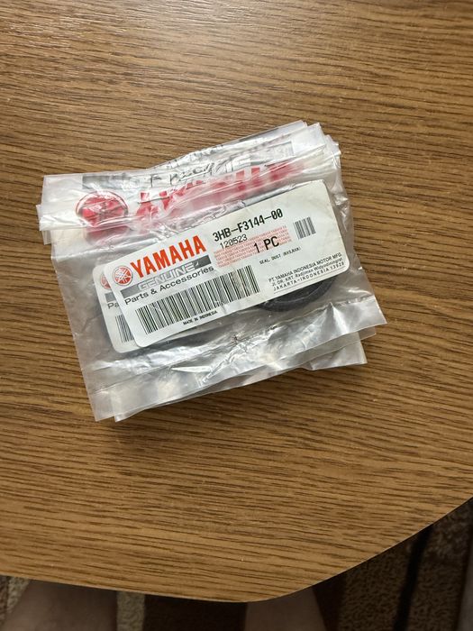 Комплект пильники + сальники оригінал Yamaha Nmax