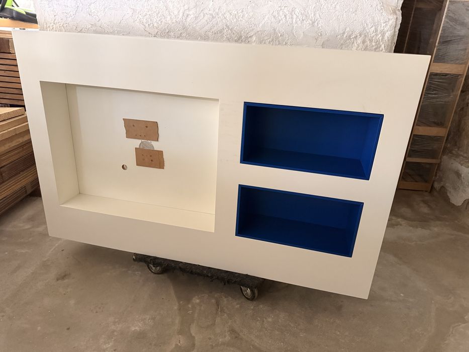 Móvel lacado c/ porta e painel p/ TV lacado