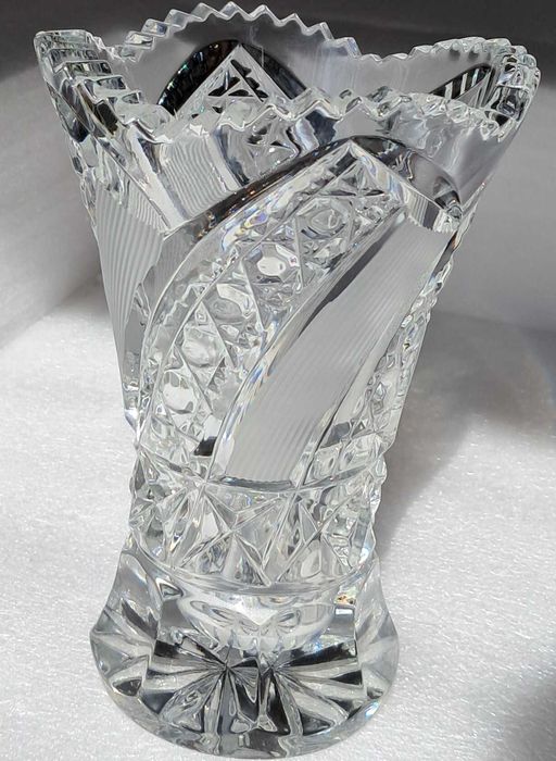 Продам хрустальные вазы