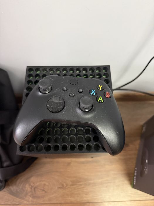 Продаю Xbox series X на 1 Т