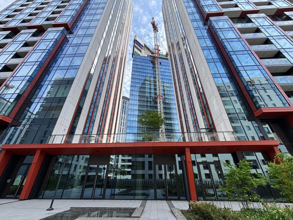 Lokal usługowy 70+12m² do wynajęcia|Towarowa Towers|parter|duże witryny