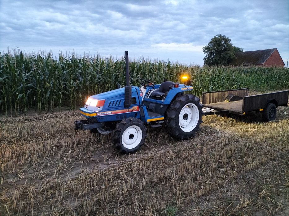 Traktorek iseki z glebogryzarką traktor sadowniczy