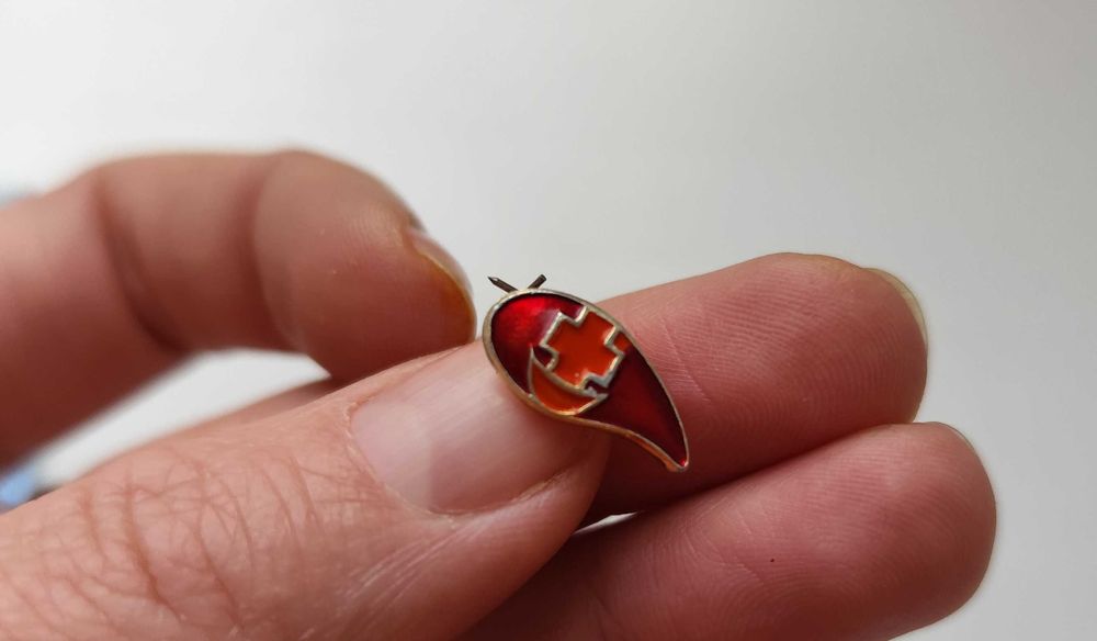 Різні значки сучасні і радянскі