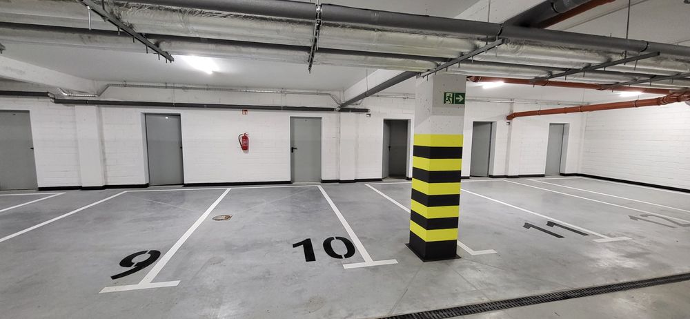 Wynajmę Miejsce Garażowe z dużą komórką lokatorską i miejsce postojowe ul. Hallera "Patio - Wodna Dolina" - Widok 2