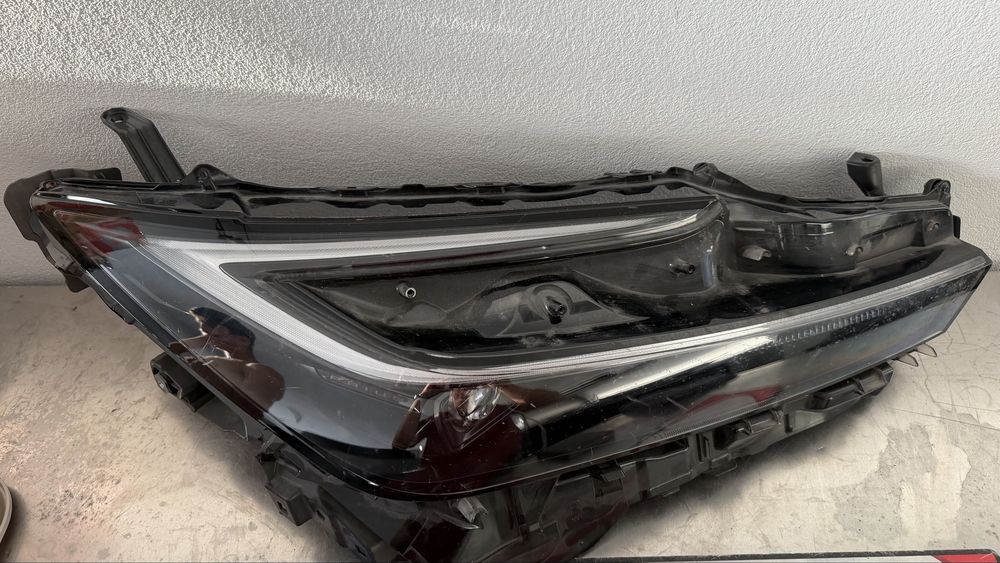 Farol drt toyota prius w6 2023