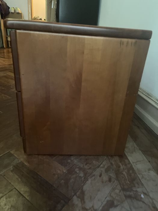 Mesa de Cabeceira em Madeira (53cm Largura) – 2 Gavetas