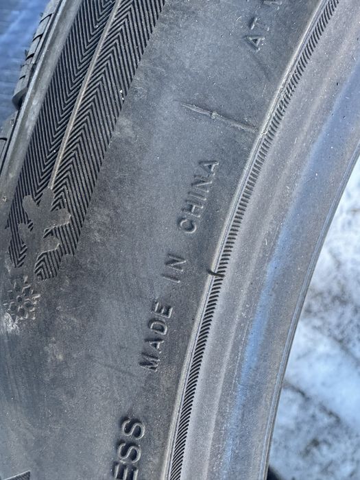 Автошина 235.40.19