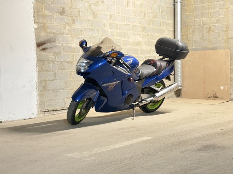 Sprzedam na części CBR 1100XX 1999