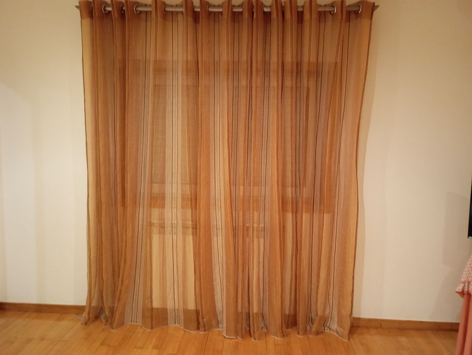 Vendo duas cortinas beje