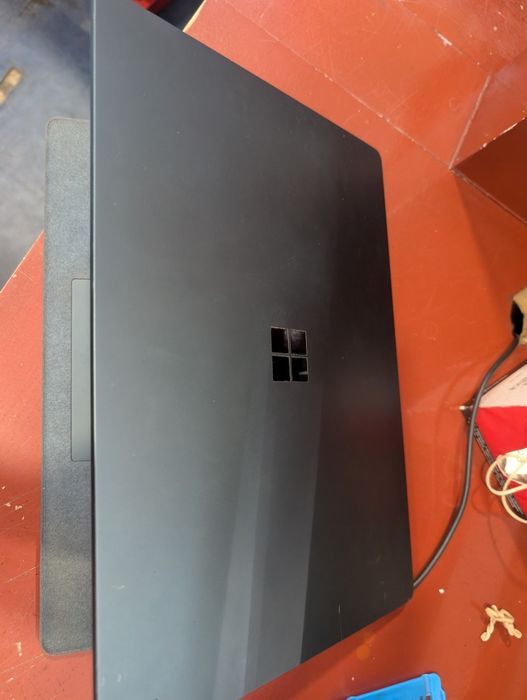 Surface Laptop 2 i7 8gb SSD 256gb Windows 11