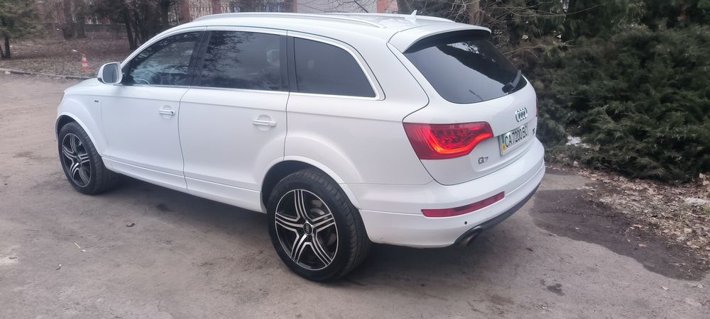 Audi Q7 4L  S-LINE