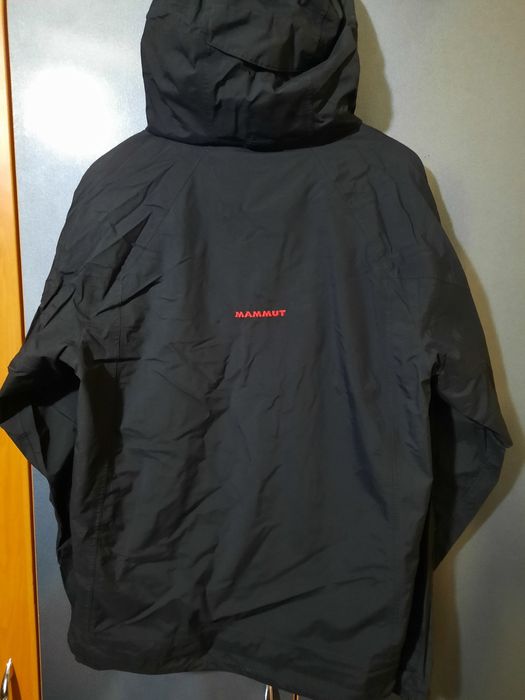 Куртка вітровка mammut