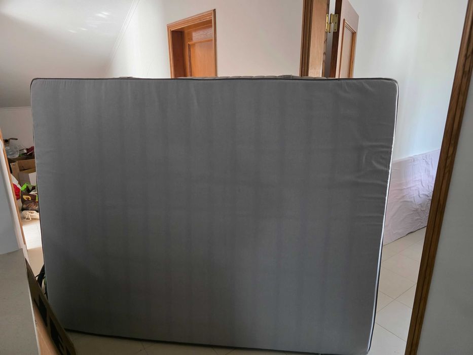 Cama Malm Ikea 140x200 c/colchao