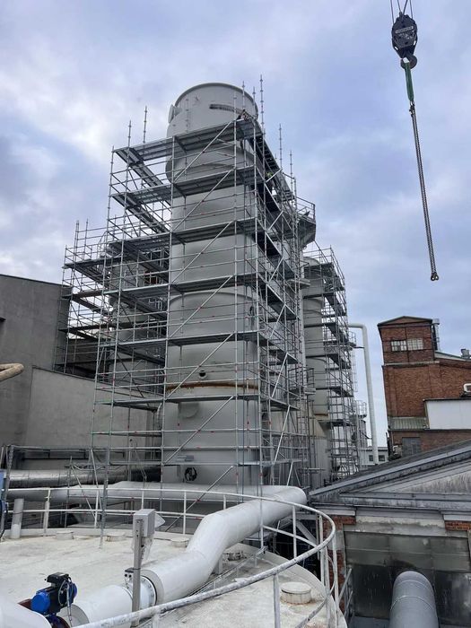 Wynajem Wypożyczalnia rusztowań fasadowych modułowych elewacyjnych