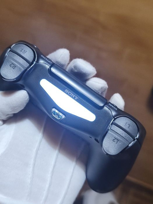 Comando Ps4  V2 em perfeito Estado . Preto