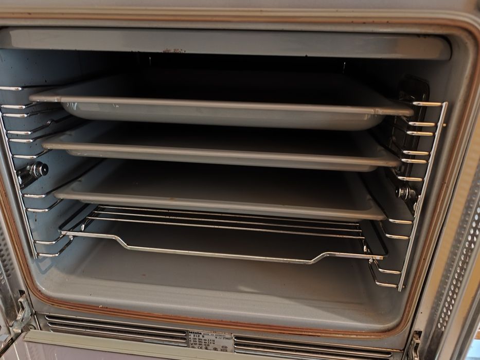 Forno de encastrar Miele H212