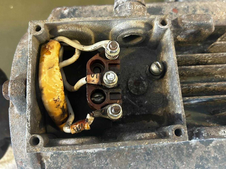 продам електродвигуни