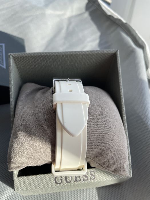 Часи GUESS W1053L2