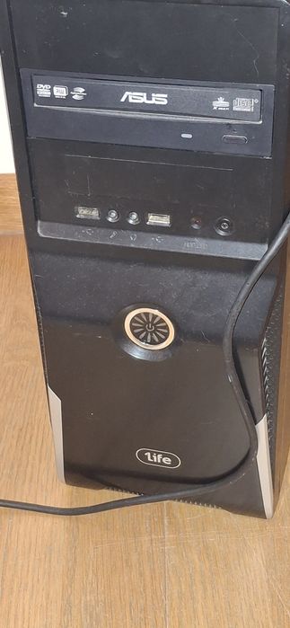 Torre  com Monitor incluido