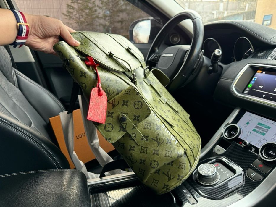 Рюкзак Louis Vuitton хаки зеленый Christopher мужской кожаный