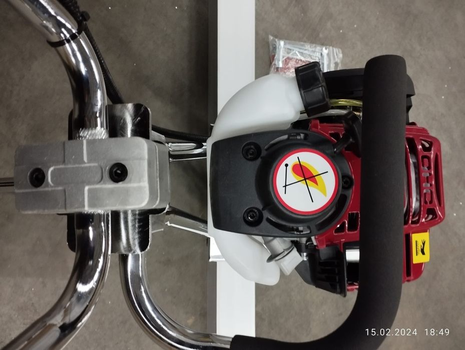 Spalinowa listwa wibracyjna Łata, silnik typ: Honda Gx35 moc: 1,6kw