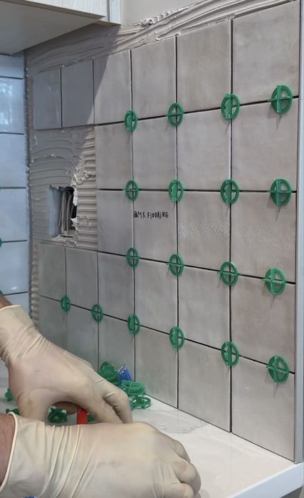 Restauros de portas e janelas pinturas acentamento de azulejos e varios outros biscates xona de guimaraes…
