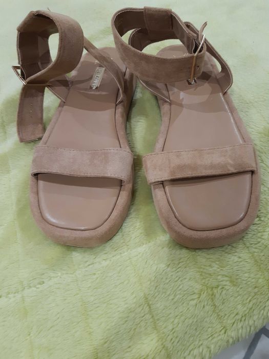 Sandálias beges Primark